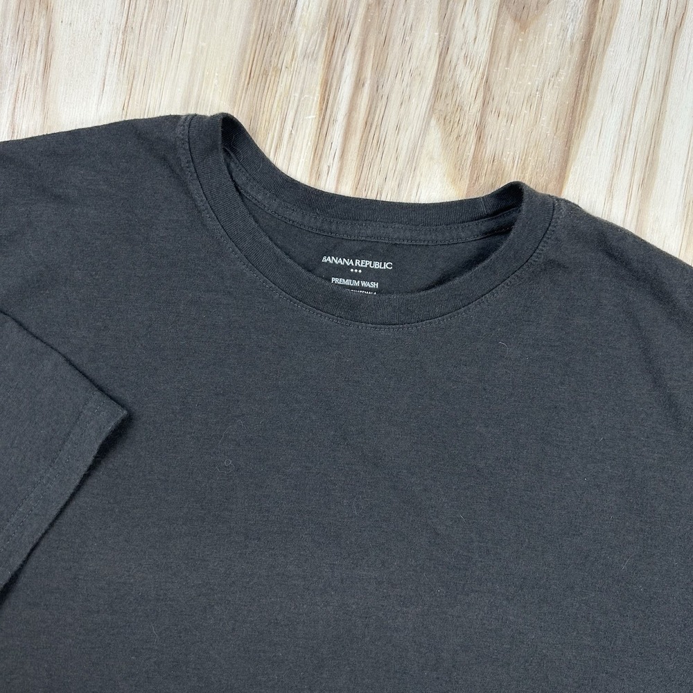 Banana Republic Men’s Black Crewneck T‑Shirt